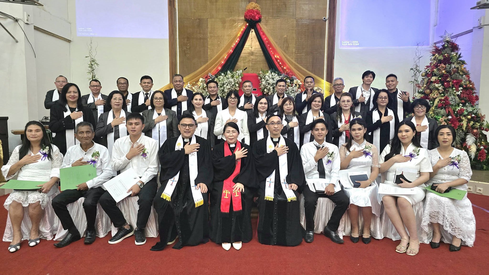 Ibadah Malam Akhir Tahun sekaligus Peneguhan Sidi Dewasa