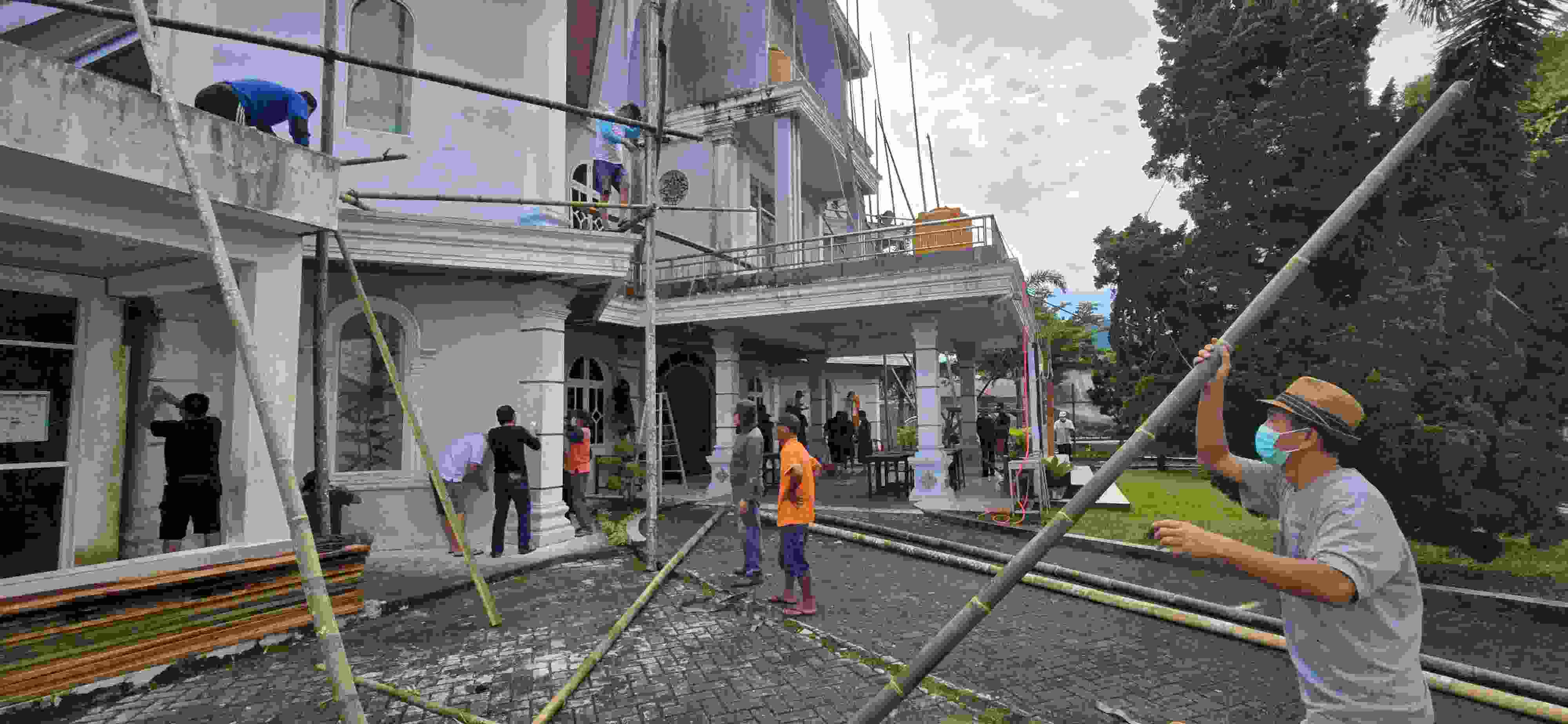 Kegiatan Kerja Bakti Pengecatan gedung gereja